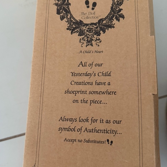 The Boyd's Collection - Yesterday's Child - The Doll Collection 4804 KELLIE’. - Picture 4 of 7